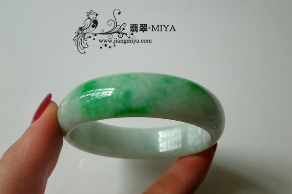 飘阳绿翡翠手镯