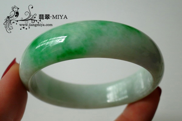 飘阳绿翡翠手镯