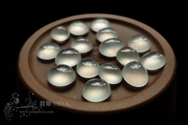 老坑冰种荧光蛋面批发