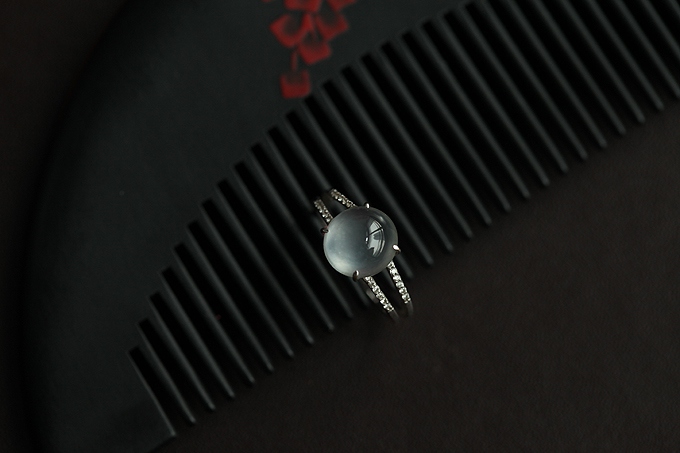 《vip服务》vip在别处购买的宝贝委托小咪转让 玻璃种蛋面戒指(已转让成功）