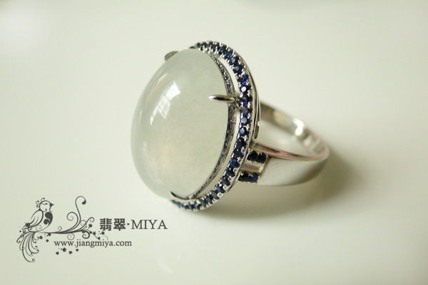 新月格格转让：蓝宝石冰种翡翠戒指