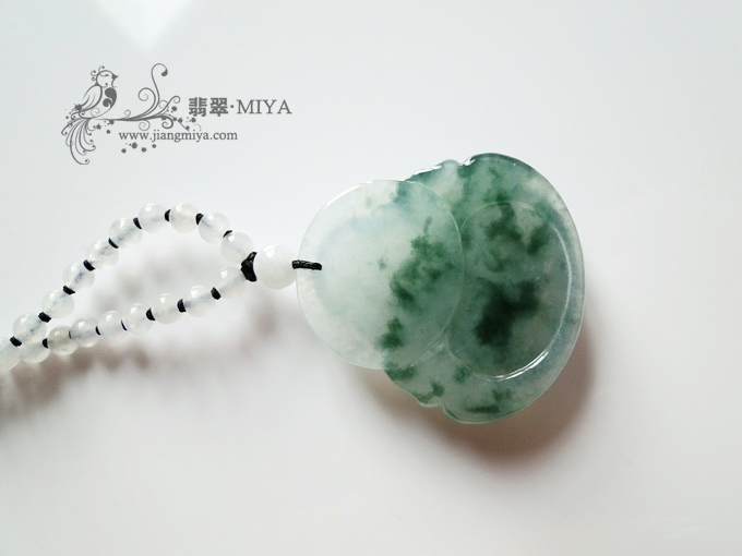 飘蓝花饱满坐佛