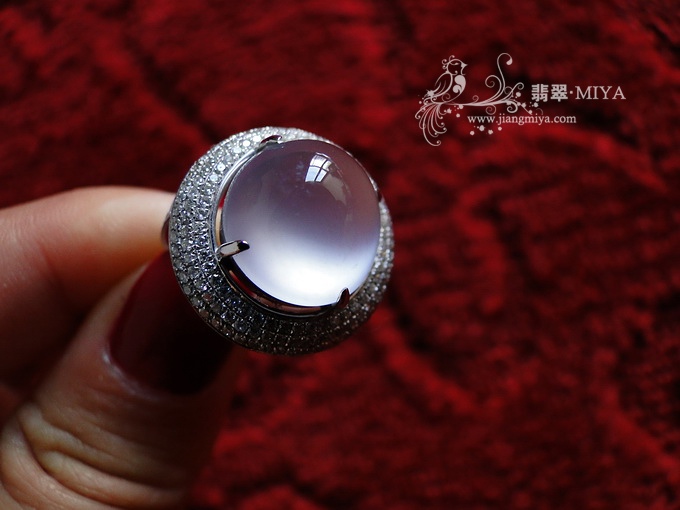 收藏级别玻璃种强荧光大蛋面戒指