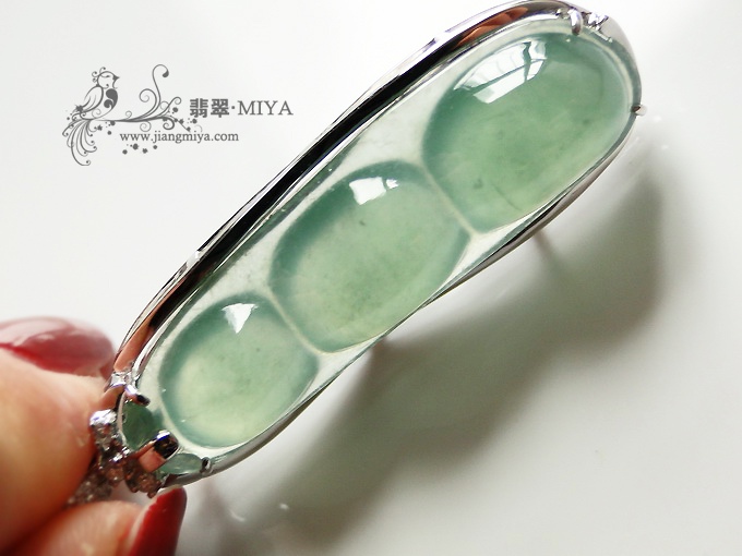 高冰水润翡翠豆子