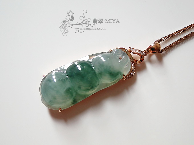 天然A货冰种飘花翡翠四季豆吊坠