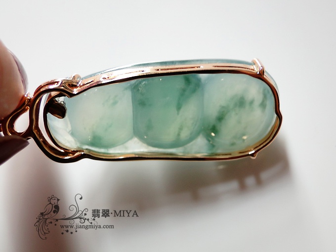 天然A货冰种飘花翡翠四季豆吊坠