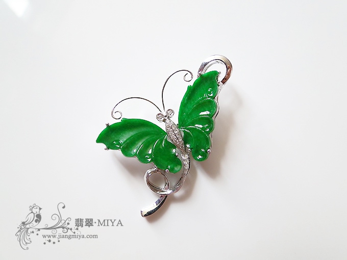翡翠绿蝴蝶挂坠