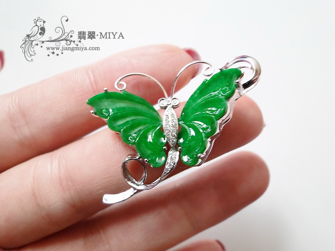 翡翠绿蝴蝶挂坠