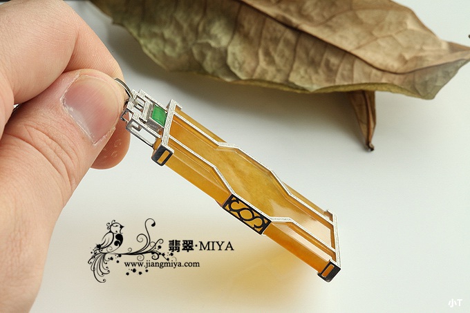 罕见高冰正黄翡大方牌，适合作传家宝
