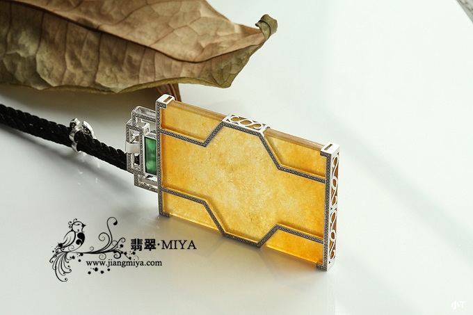 罕见高冰正黄翡大方牌，适合作传家宝