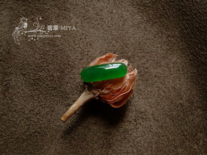 绿马鞍戒面
