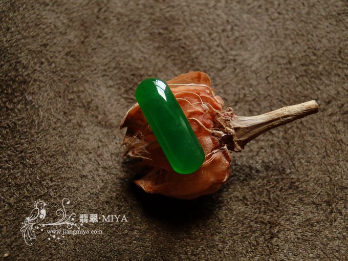 绿马鞍戒面