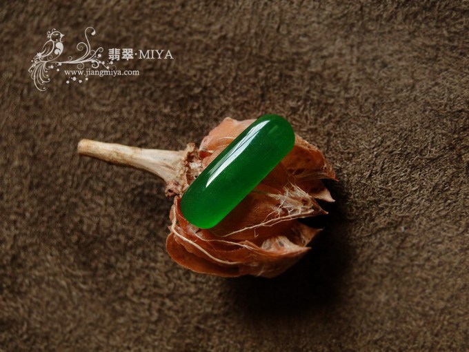 绿马鞍戒面