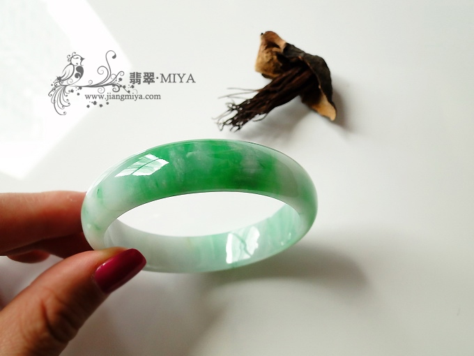 飘正阳绿翡翠福镯