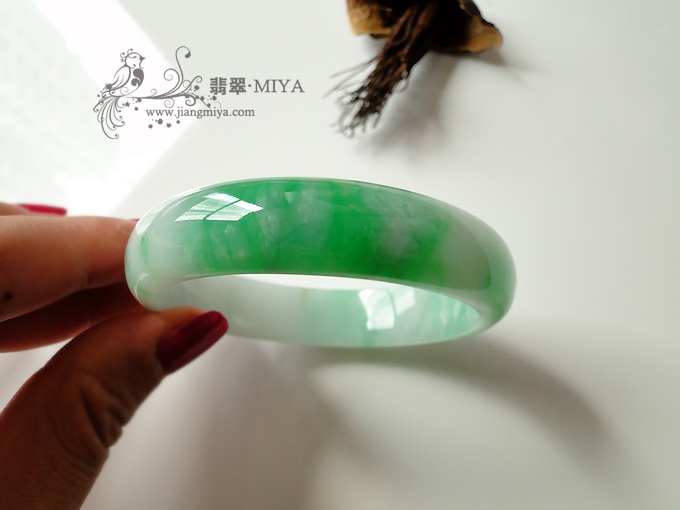 飘正阳绿翡翠福镯