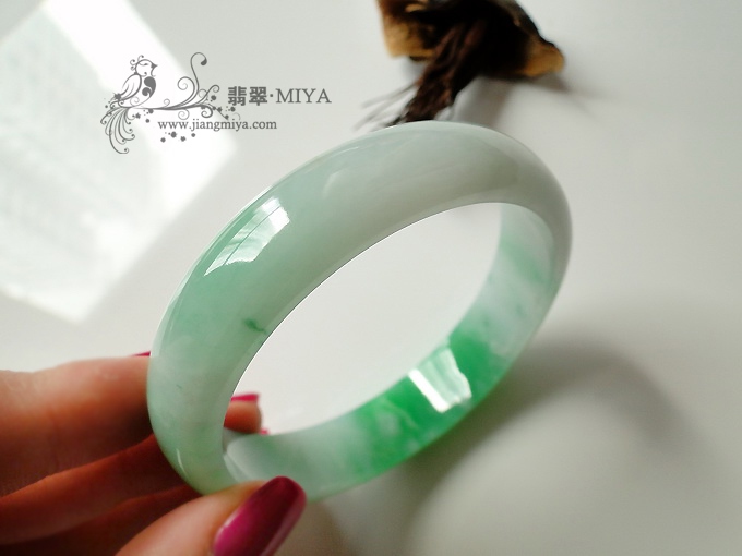 飘正阳绿翡翠福镯