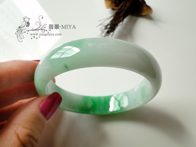 飘正阳绿翡翠福镯