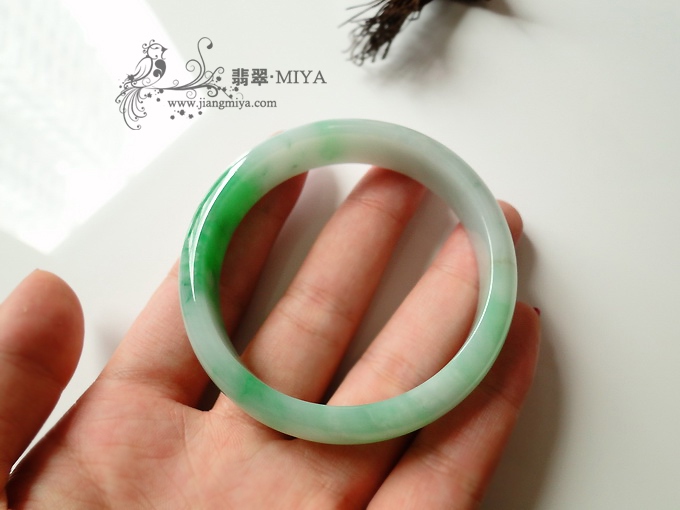 飘正阳绿翡翠福镯