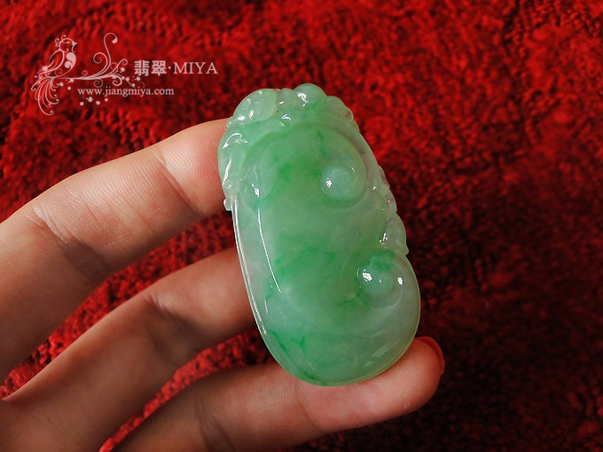 果冻质感冰种浅绿大如意