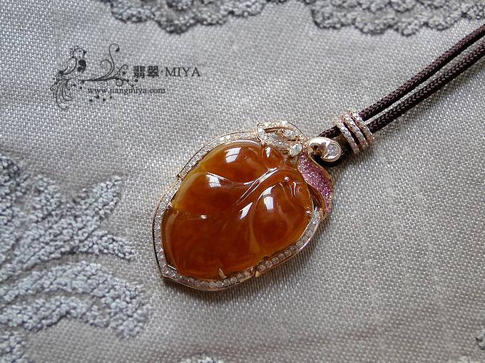 美貌红翡树叶