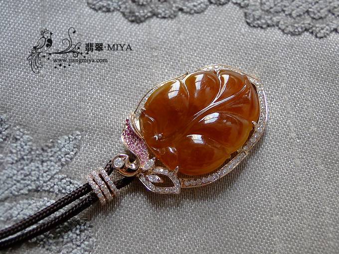 美貌红翡树叶