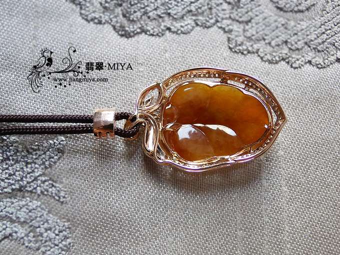 美貌红翡树叶