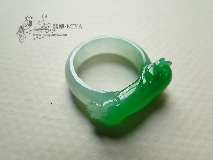 冰种翠绿海豚指环