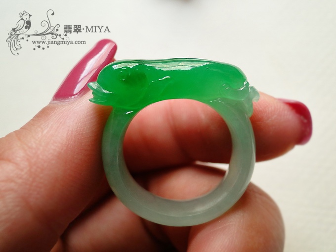 冰种翠绿海豚指环