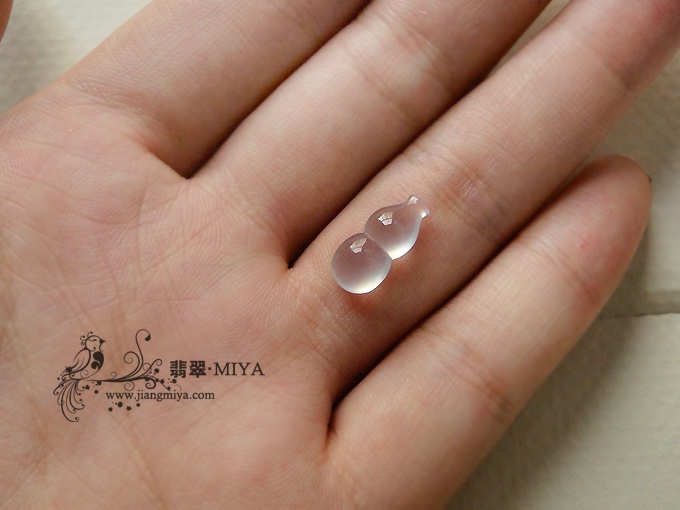 玻璃种强荧光葫芦蛋面