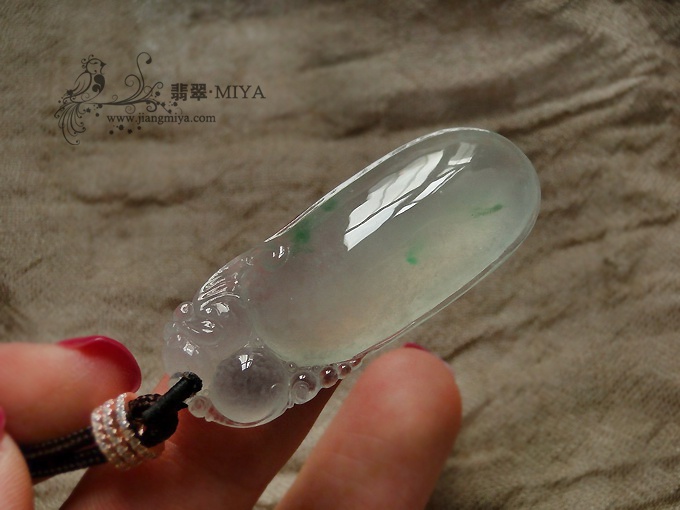 冰种起荧光飘绿花福瓜翡翠吊坠