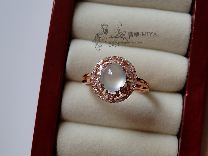 18k玫瑰金钻石镶玻璃种强荧光小戒指