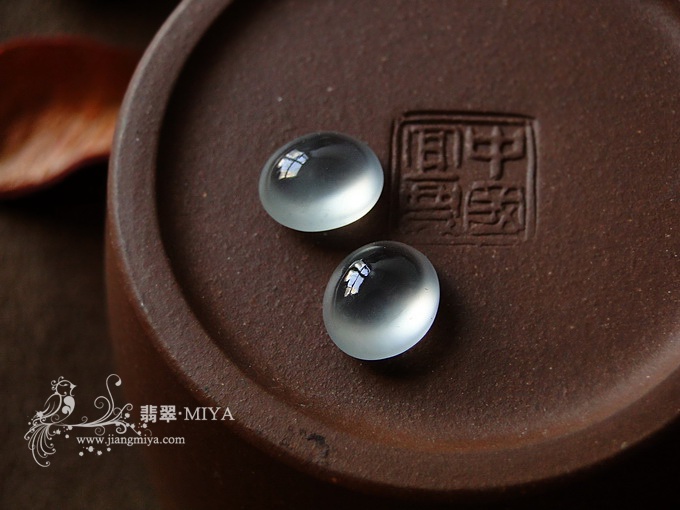 玻璃种强荧光纯净蛋面