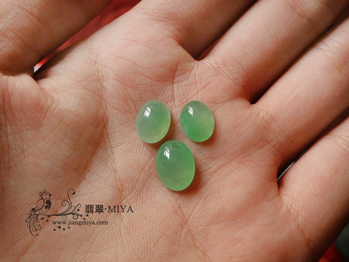冰种苹果绿蛋面一组