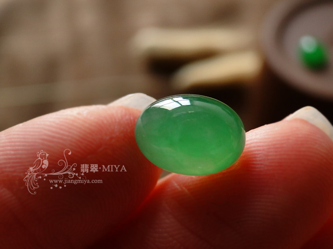冰种正阳翠绿蛋面