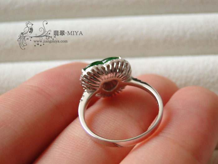 新品翡翠四件，绿翡翠