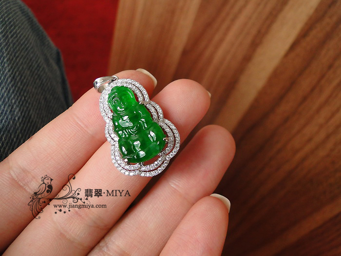新品翡翠四件，绿翡翠