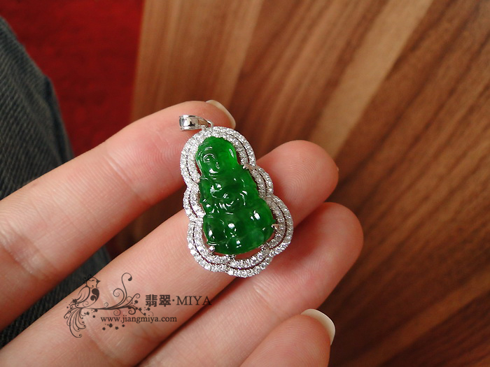 新品翡翠四件，绿翡翠