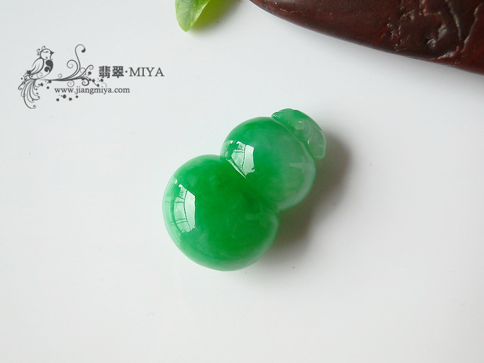 飘正阳绿饱满葫芦挂坠