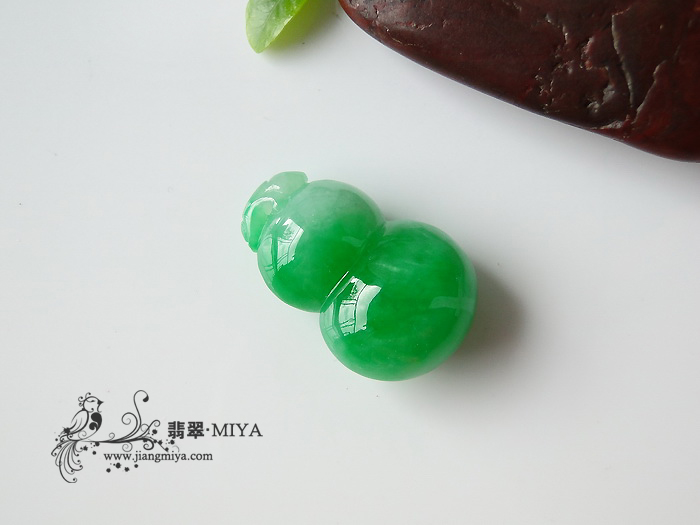 飘正阳绿饱满葫芦挂坠
