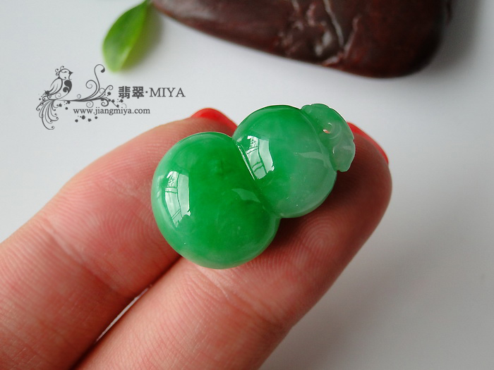 飘正阳绿饱满葫芦挂坠