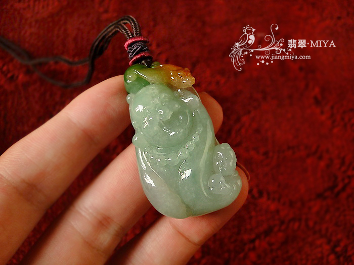 冰糯种俏色三彩笑佛童子挂坠