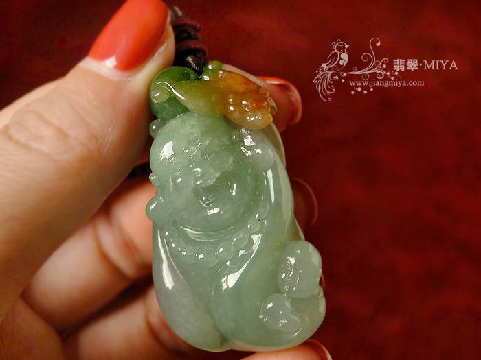 冰糯种俏色三彩笑佛童子挂坠