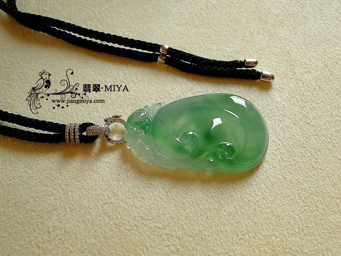 收藏级木那种飘绿花正庄如意挂件