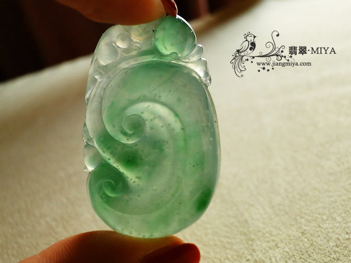 收藏级木那种飘绿花正庄如意挂件