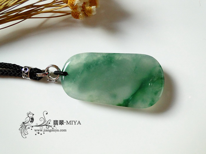 高冰种飘绿花兔肖挂件