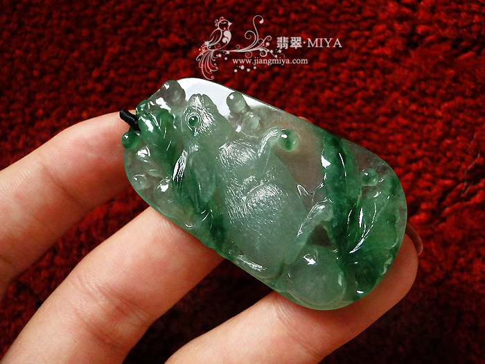 高冰种飘绿花兔肖挂件