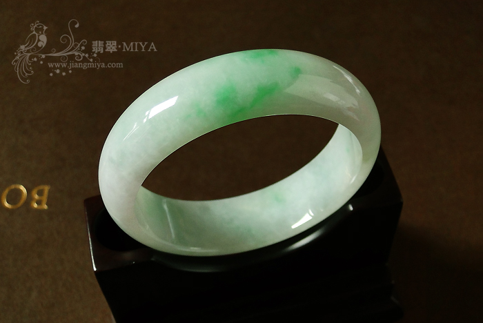 咪雅翡翠