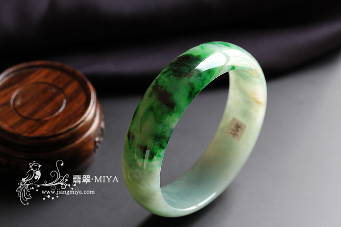 咪雅翡翠
