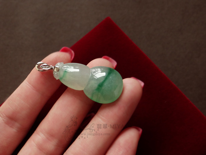 咪雅翡翠