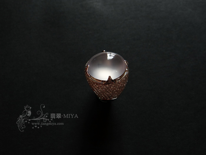 咪雅翡翠